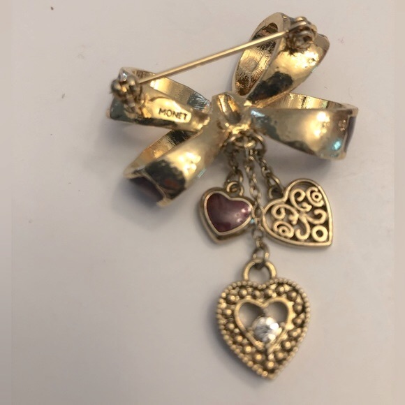 Monet Bow Brooch Pin Heart Dangle Red Enameled Gold Tone - Picture 3 of 3